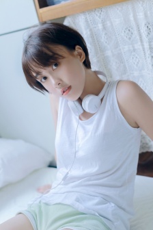 坐在学霸的棍子上背单词